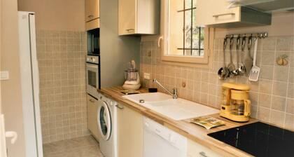 Schönes Haus 8 Personen, Schwimmbad, 12 km vom Meer entfernt