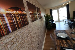 Smart TV, DVD player - Stay Central Century Wharf (Cardiff)