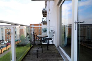 Balcony - Stay Central Century Wharf (Cardiff)