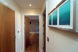 Hallway - Stay Central Century Wharf (Cardiff)