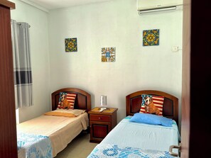 2 bedrooms, iron/ironing board, WiFi