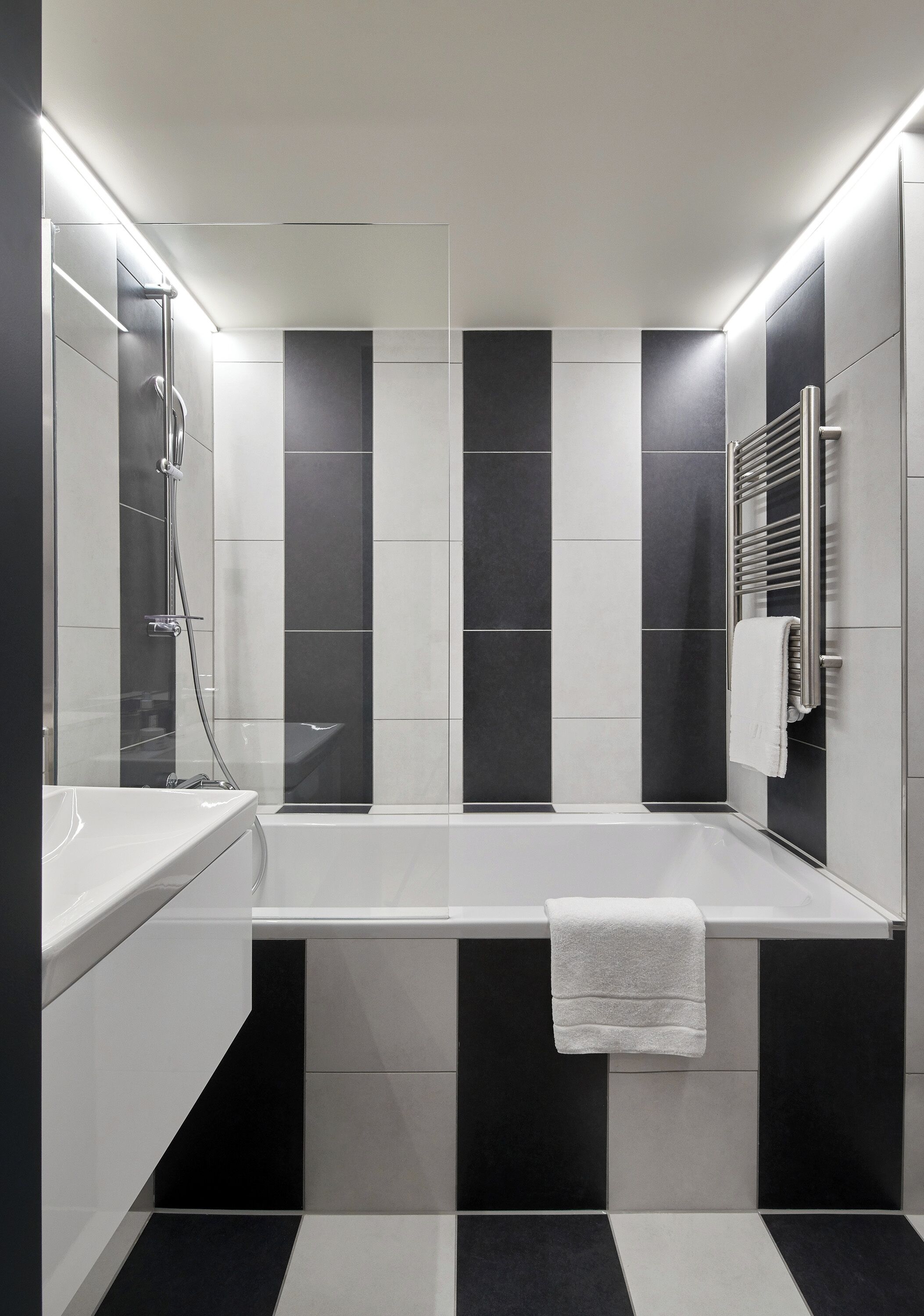 classic room (cozy) | bathroom | free toiletries, hair dryer, towels