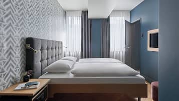 Deluxe Room (Roomy) | 1 bedroom, hypo-allergenic bedding, in-room safe, blackout drapes