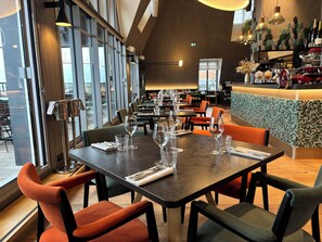 Lunch and dinner served - Novotel Deauville Plage (Deauville)