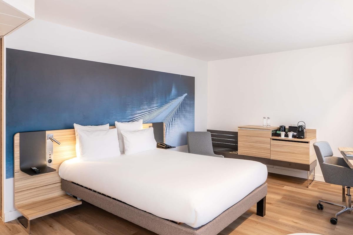Phòng đôi Executive, 1 giường đôi, không hút thuốc, ban công | Bộ đồ giường kháng dị ứng, minibar, bàn