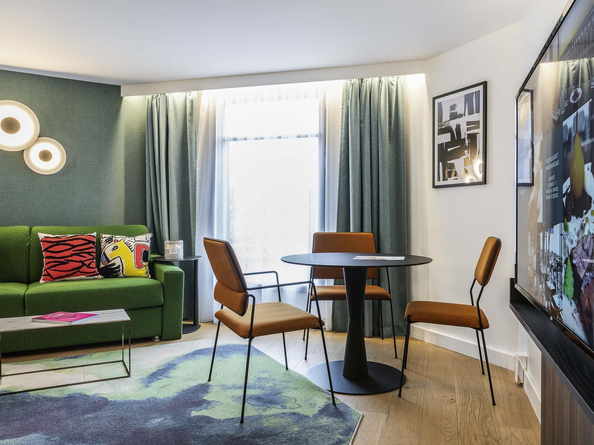 Junior-Suite, 1 King-Bett, Nichtraucher, Zimmerreinigung | Allergikerbettwaren, Minibar, Schreibtisch