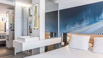 Classic Double Room, 1 Double Bed, Non Smoking, Housekeeping | Hypo-allergenic bedding, minibar, desk, laptop workspace