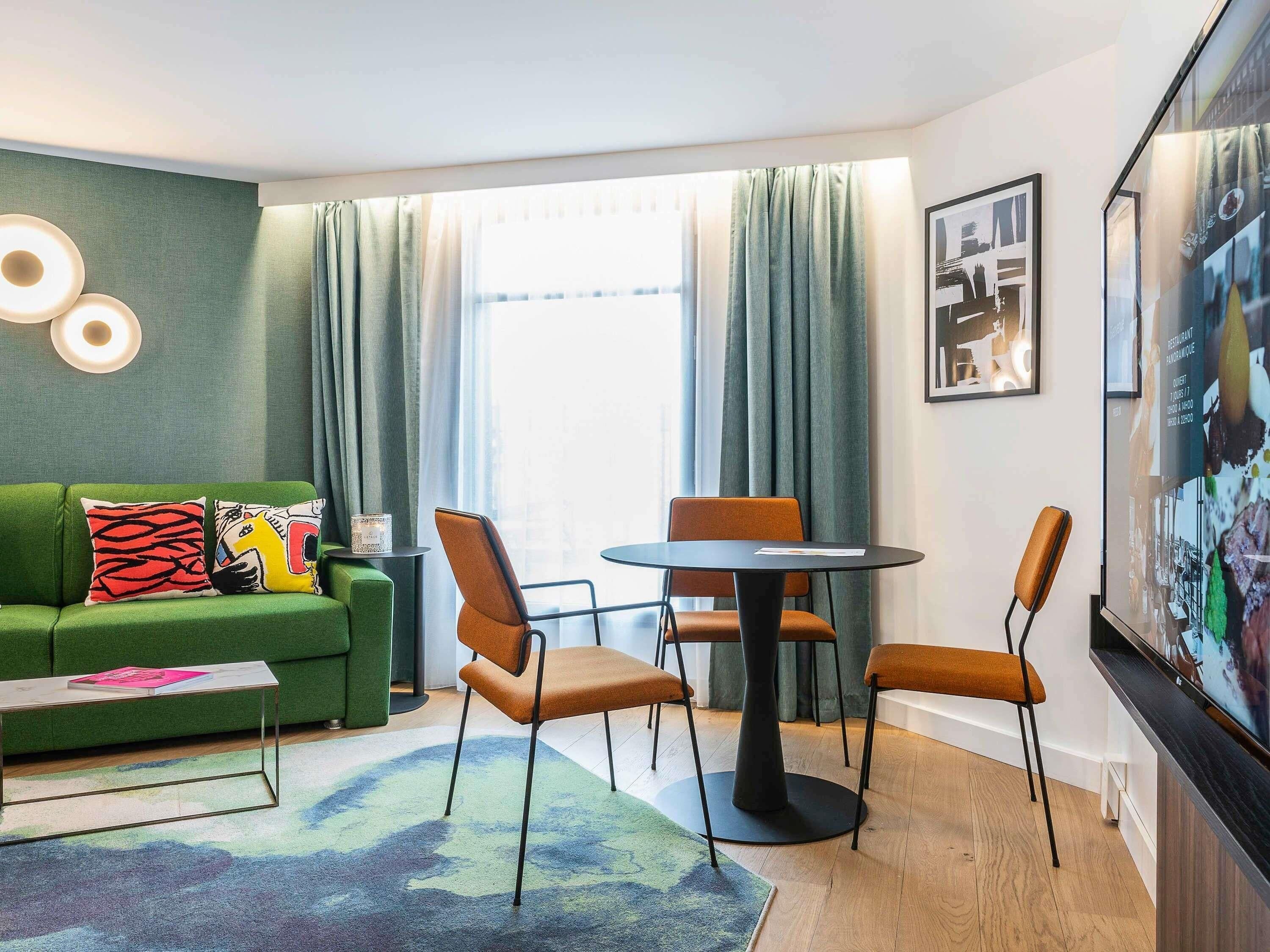 Phòng Suite Junior, 1 giường cỡ king, không hút thuốc, dịch vụ dọn phòng | Bộ đồ giường kháng dị ứng, minibar, bàn 