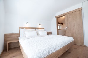 Apartment, 1 Bedroom, Balcony | Cots/infant beds, free WiFi, bed sheets