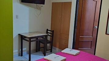 Habitación Matrimonial | Free WiFi, bed sheets