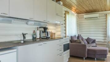 Jääkaappi, mikroaaltouuni, astianpesukone