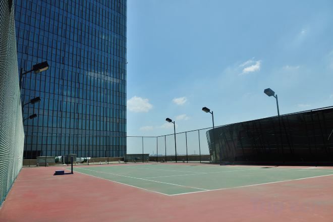 ملعب رياضي