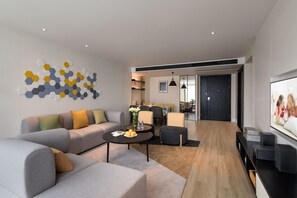 Executive Room, 3 Bedrooms | Living area | LED TV, DVD player - Citadines Gaoke Liangjiang Chongqing (Chongqing)