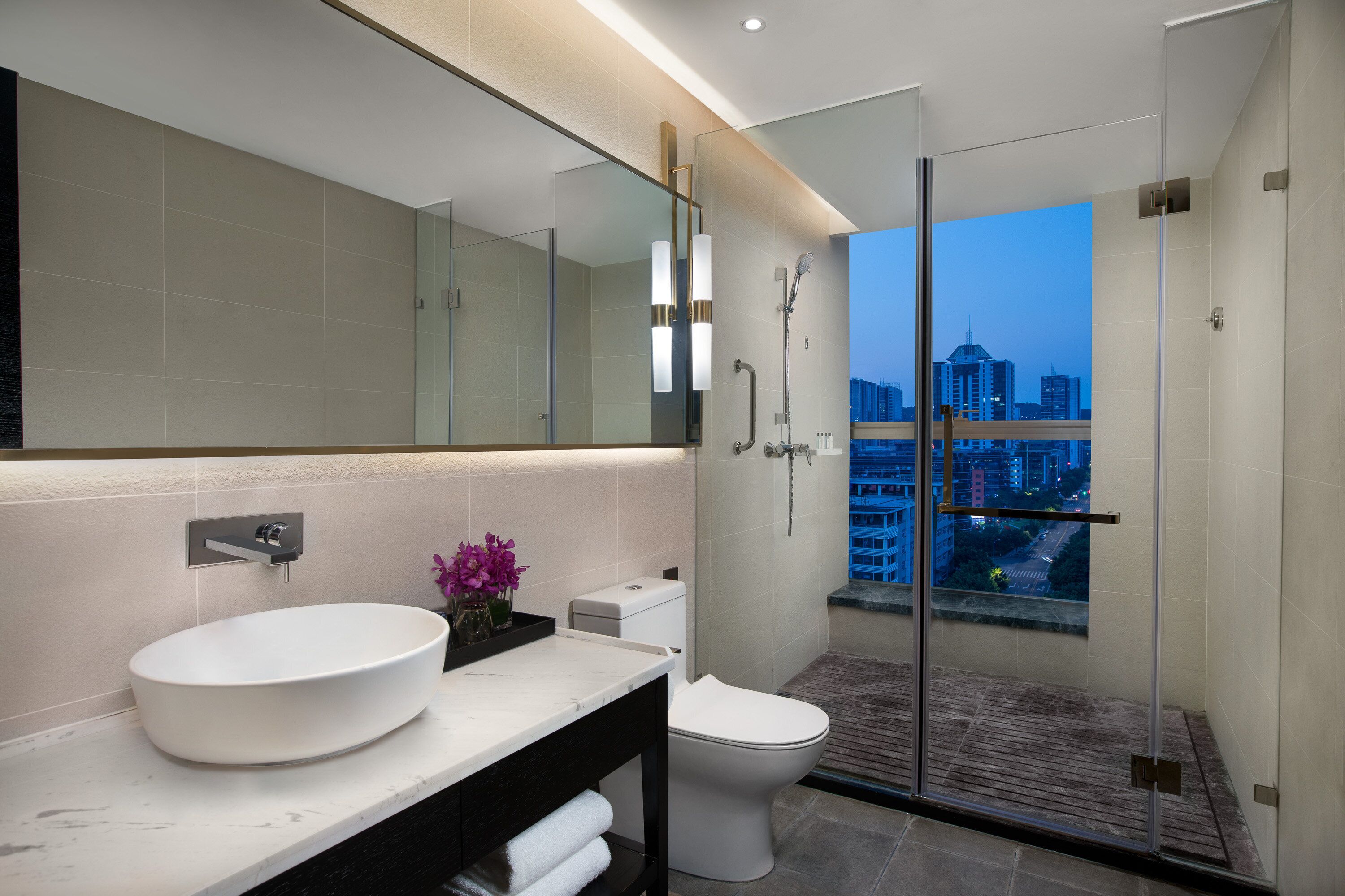 免费洗浴用品、吹风机、拖鞋、毛巾