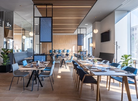 Breakfast, lunch and dinner served. Courtyard by Marriott Bucharest Floreasca