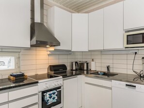 Réfrigérateur, micro-ondes, lave-vaisselle