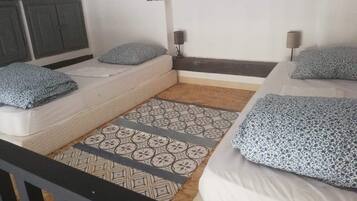 2 Schlafzimmer, Schreibtisch, schallisolierte Zimmer