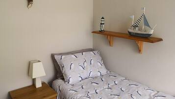 2 slaapkamers, een strijkplank/strijkijzer, gratis wifi, beddengoed