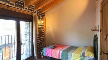 2 dormitorios, tabla de planchar con plancha, wifi gratis y ropa de cama