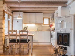 Fridge, microwave, dishwasher, cookware/dishes/utensils - Riekonmarja by Interhome (Äkäslompolo)