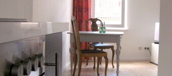 Likedeeler at the city harbor, modern apartment in the old town