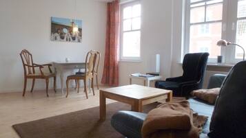 Smart TV, DVD player, books, music library