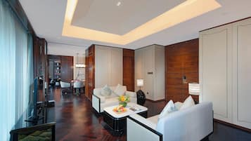 Suite, 1 très grand lit | Vue sur la ville