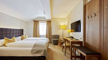 Deluxe-Suite, 1 Queen-Bett | Zimmersafe, Verdunkelungsvorhänge, schallisolierte Zimmer