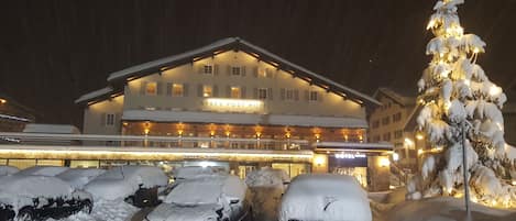 Façade de l’hébergement - soirée/nuit