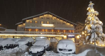 Apres Post Hotel