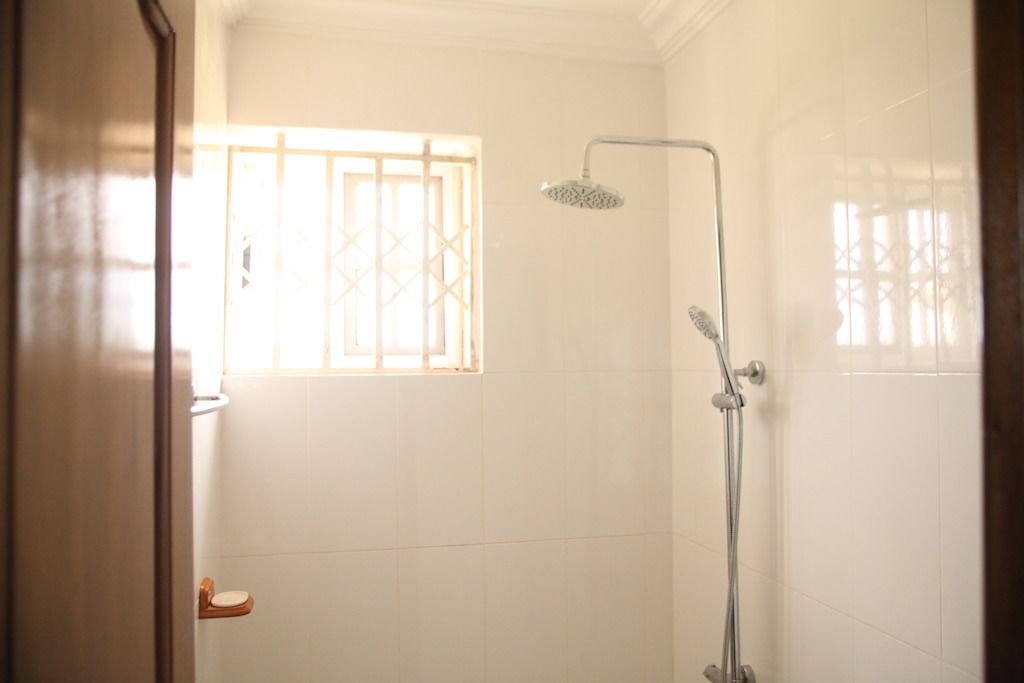 Chambre Double Exécutive | Douche de la salle de bain