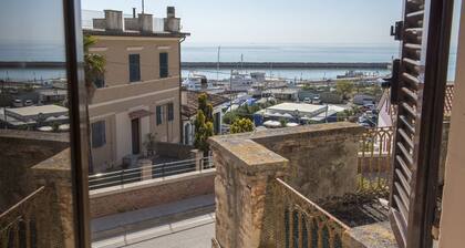 N097 - Numana, single house with sea view 100mt from the beach