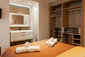 2 bedrooms, iron/ironing board, travel cot, free WiFi - First line of magnificent beach apartment. Good sofa and amenities (Benalmádena)