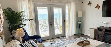 Smart TV, fireplace, Netflix, DVD player