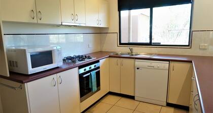 Ningaloo Breeze Villa 3 - 3 Bedroom Fully Self-Contained Holiday Accommodation