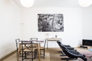 Dining - Martinique Street (BORDEAUX)