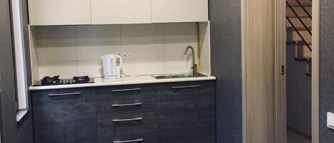 Refrigerador, microondas, horno, tostadora