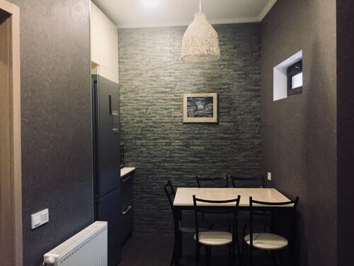 Entire house neat Lisi lake