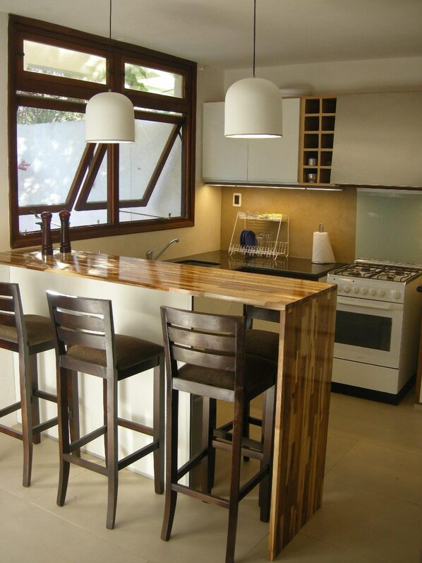 Private kitchen - OASIS de 5 dorm. a pasos de Playa Mansa (Punta del Este)