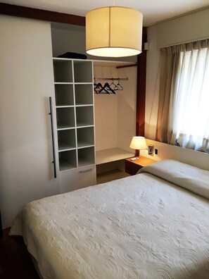 5 bedrooms, free internet