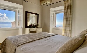 3 bedrooms, in-room safe, desk, soundproofing