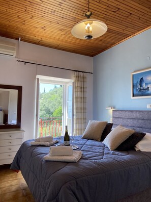 3 bedrooms, in-room safe, desk, soundproofing