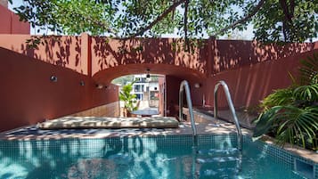 Piscine extérieure