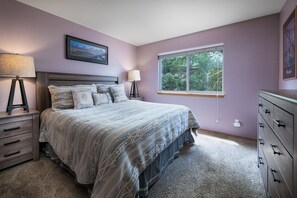 3 bedrooms, iron/ironing board, Internet, bed sheets