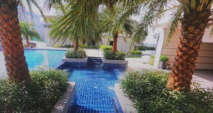 LUXURIOUS HOMELY EXQUISITE NEW FREE-WIFI LEGOLAND MERIDIN@MEDINI, HIGH UNBLOCKED
