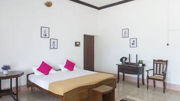 2 bedrooms, in-room safe, WiFi, bed sheets