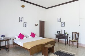 2 bedrooms, in-room safe, WiFi, bed sheets