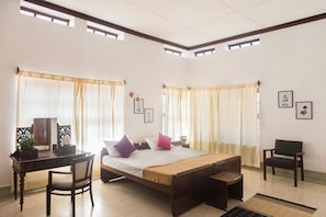 2 bedrooms, in-room safe, WiFi, bed sheets