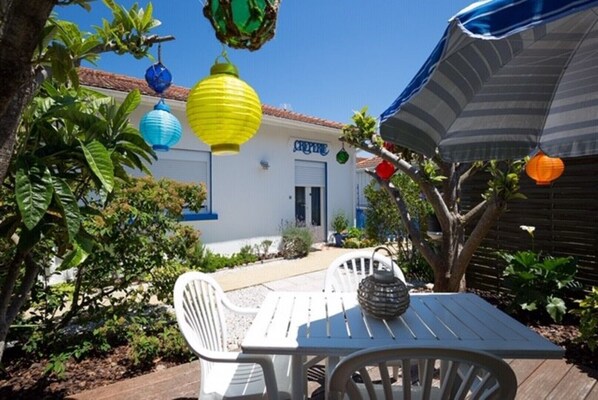 Outdoor dining - 1-ROOM APARTMENT "La Creperie" (lege cap ferret)