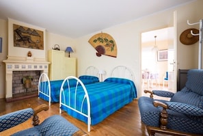 1 bedroom, in-room safe, iron/ironing board, WiFi